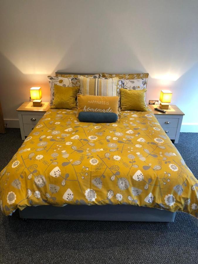 Marine Villa Hotel & Suites - Close To Beach, Train Station & Southend Airport Southend-on-Sea Exterior photo