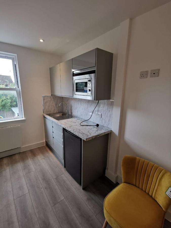 Marine Villa Hotel & Suites - Close To Beach, Train Station & Southend Airport Southend-on-Sea Exterior photo