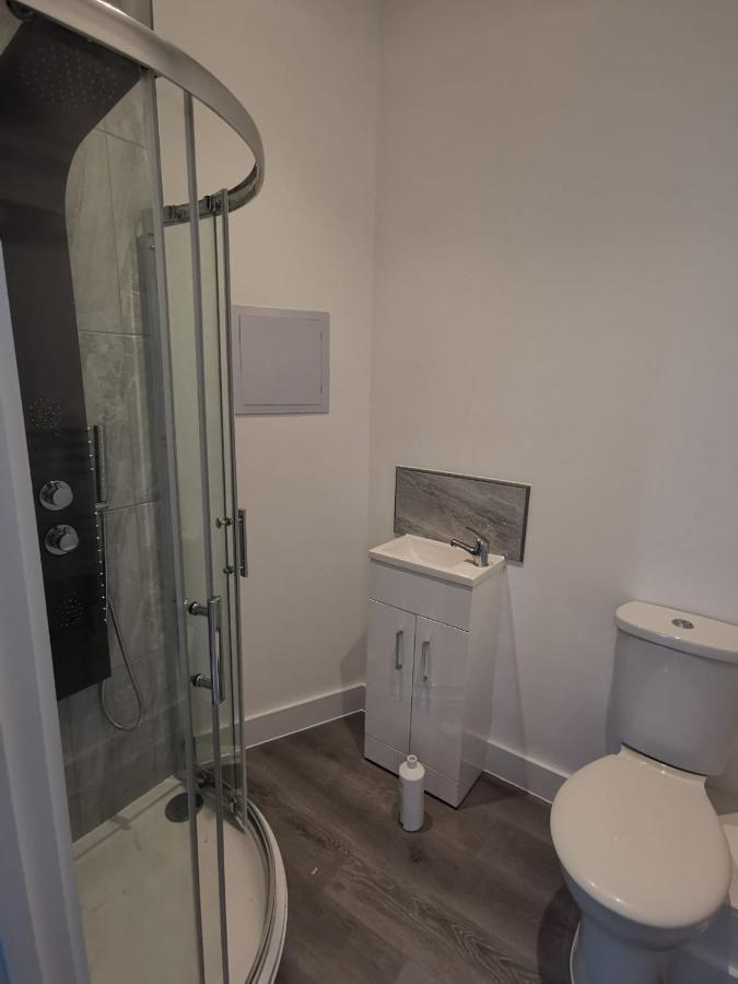 Marine Villa Hotel & Suites - Close To Beach, Train Station & Southend Airport Southend-on-Sea Exterior photo
