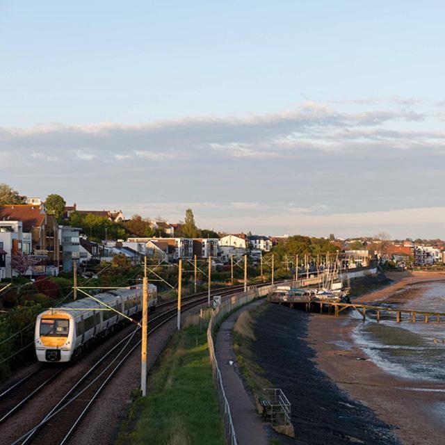 Marine Villa Hotel & Suites - Close To Beach, Train Station & Southend Airport Southend-on-Sea Exterior photo