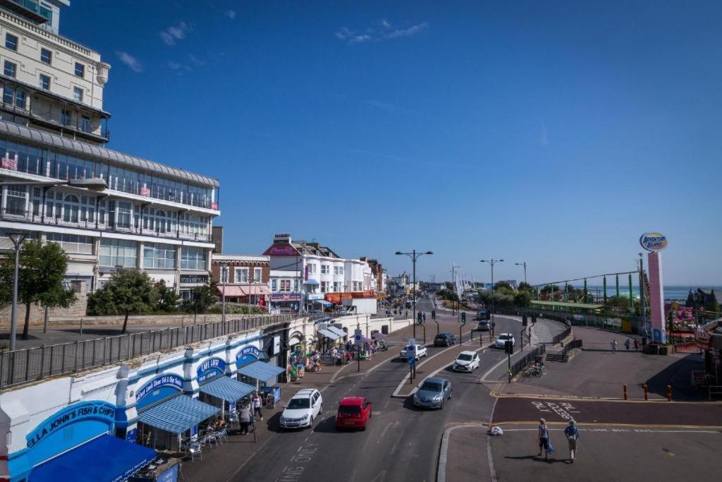 Marine Villa Hotel & Suites - Close To Beach, Train Station & Southend Airport Southend-on-Sea Exterior photo